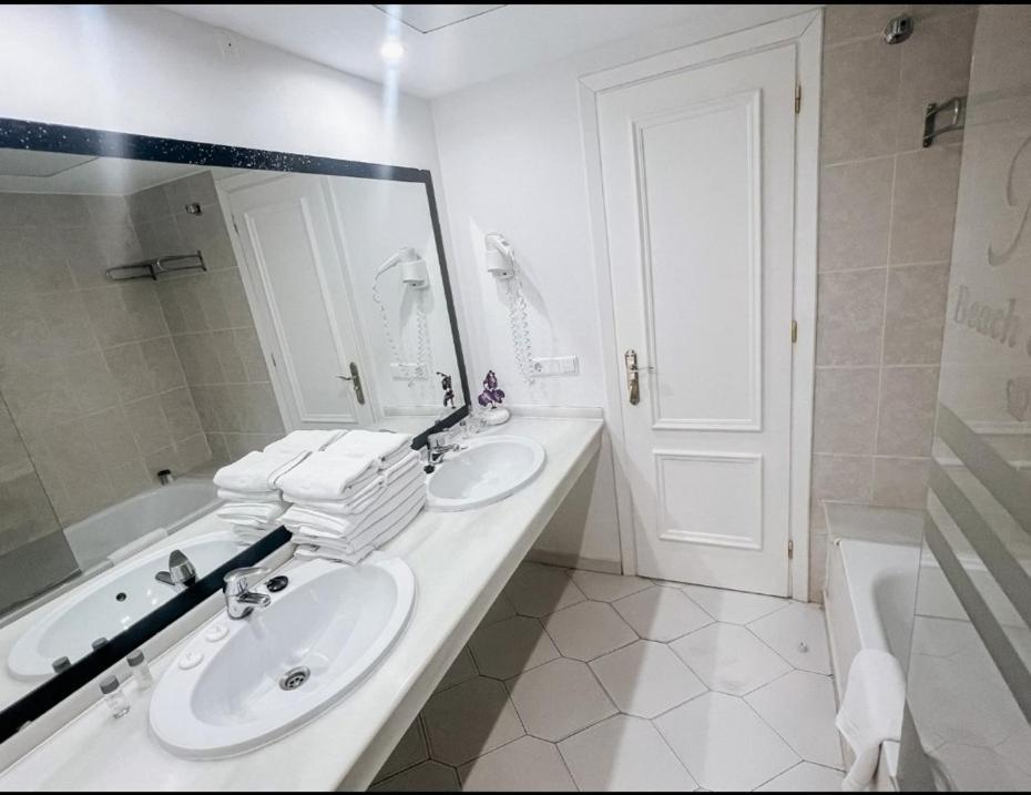 Miraflores Beach - Sea Front - Luxury Mijas Exterior foto
